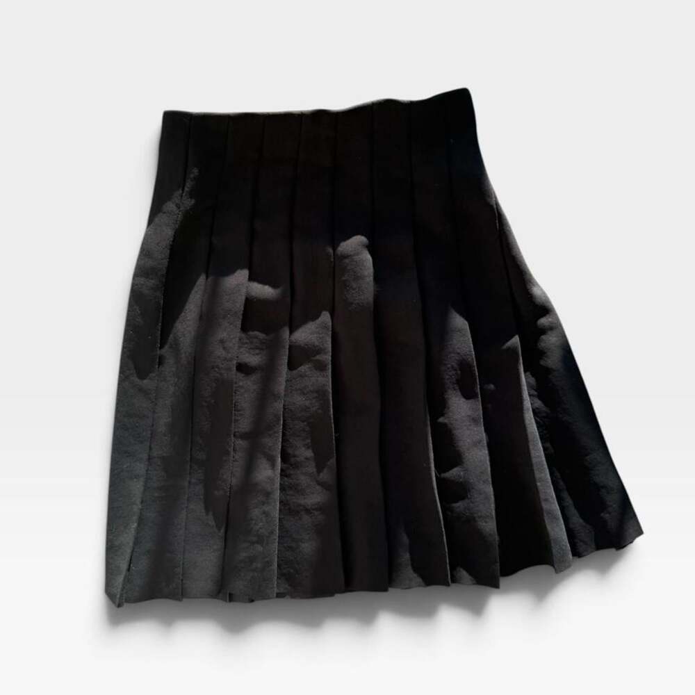 Vince Pleated Raw-Edge Midi Skirt | Black | Women’s Size 4